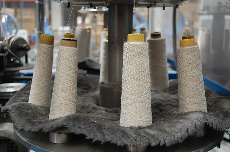 Bobinas blancas listas para hilar Cordon D’Or